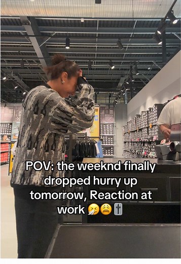 POV: the weeknd finally dropped hurry up tomorrow Reaction. 🤧😭🎚️🔥🩸🥳 #fyp #theweeknd #pov #work #hurryuptomorrow #reaction #abeltesfaye #music