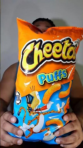 I tried GIANT CHEETOS 😱 Are they worth it? #snacks #tastetest #cheetos #cheese