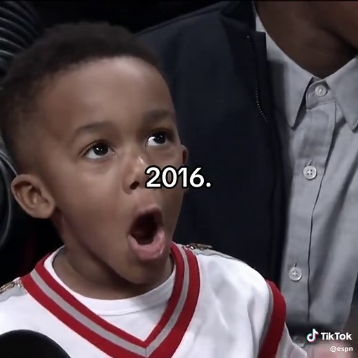 Memorable Moments from the 2016 NBA All-Star Dunk Contest