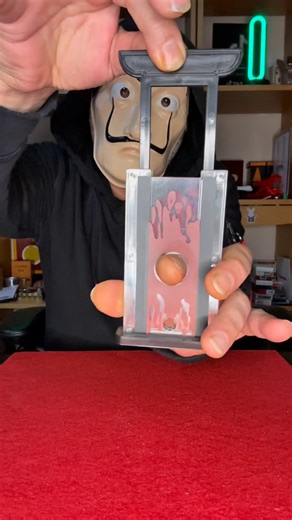 The Mask | Official Page on Instagram: "Finger Guillotine Magic Trick 😂🪄 #magic #foryou #tricks #perte #trend #trending #magician #neiperte #viralvideo #magictricks"