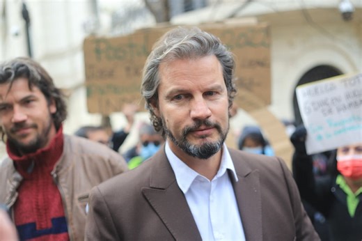 “Doctor File” se une a partido político buscando ser candidato presidencial