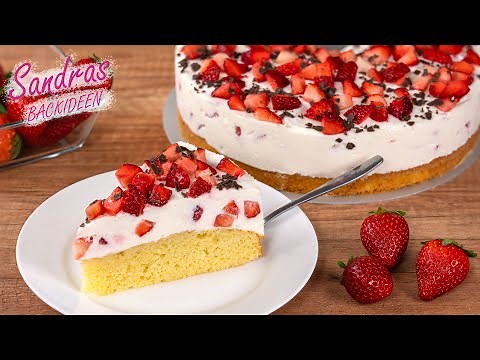 Fantakuchen mit Erdbeeren und Joghurtcreme - leichtes Rezept | Erdbeerkuchen