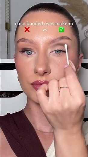 easy eyeshadow makeup hack 💫 @alexandraclaudia