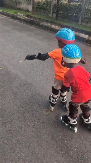 my babies 💝🛼 #skaters #skatelover #skating #kidsskating