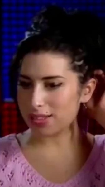 Amy was a big fan of Frank Sinatra, growing up listening to his music. It was a nostalgic part of her childhood. 🤍