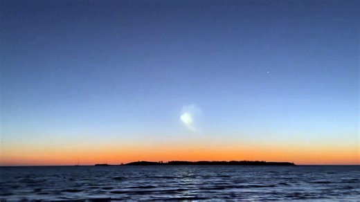 SpaceX Starship explodes in test flight, sending flaming debris soaring through sky