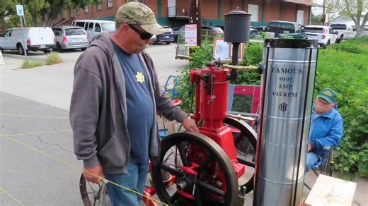 IHC 3hp Famous Hit & Miss and Witte 2hp Headless Engine start up 😱 #sanantonio | Video created