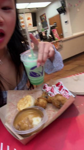 Taco Bell x KFC Review: Childhood Memories and Last Meal as 18