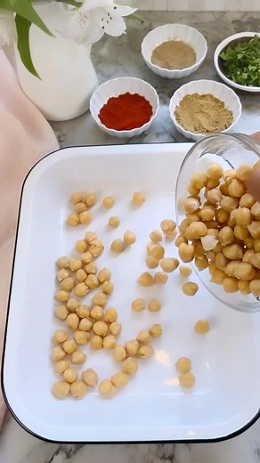 59K views · 97 reactions | Easy Spin on the Classic Aloo Chaat ✨ Store-bought frozen Tater Tots (love Trader Joe’s) that are air-fried to a golden crispy perfection making it a perfect base for the Aloo Chaat. A must-try gluten-free and vegetarian dish to enjoy as a game day appetizer  Comment “chaat recipe” to get the recipe in your DM. #easyrecipe #vegetarianrecipes #gamedayfood #superbowlsunday #chaat #desifood #indiancuisine | Ministry of Curry | Facebook