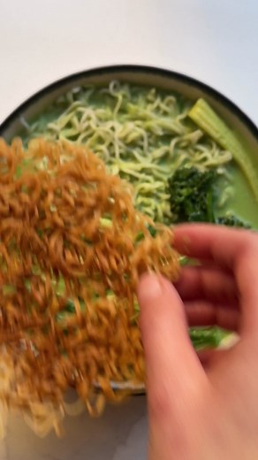 28K views · 410 reactions | Follow Bunch for more easy vegan recipes This is my 6 ingredient green curry noodle soup. I used the ramen noodles to create a moorish crispy topping that you might just get addicted to. Christina xx #Bunch. . | Bunch | Facebook