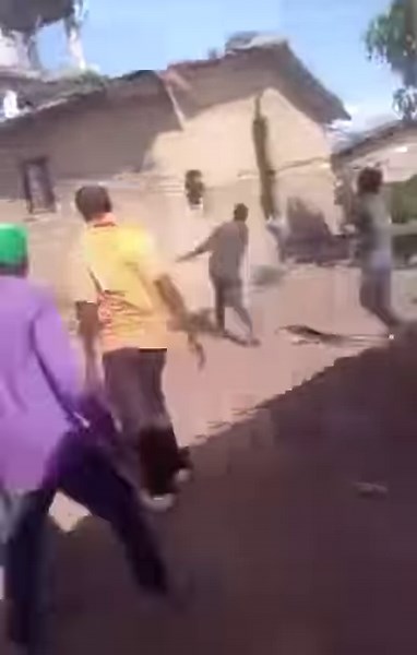 A flashback on the gruesome murder of Tamba Momo in Foya, Lofa County. In this video you can see the identifiable killers who were sent to murder Tamba and with malice they even dragged his lifeless body and kept beating on it. Today in Foya Boakai is talking about reconciliation instead of justice for the dead. There can be no reconciliation without justice. Deputy Speaker Fallah that young man died because he stood up for you and you had the perfect opportunity on that stage yesterday to deman