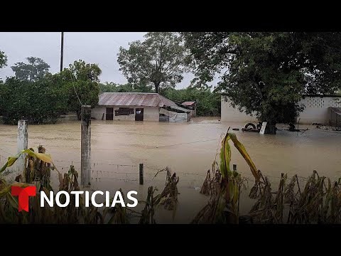 Las tormentas dejan inundaciones, deslaves y al menos 24 fallecidos en México | Noticias Telemundo