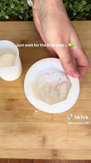 Layered Melt and Pour Soap Crafting Tutorial