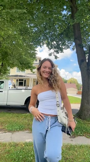 ANNA KLEM | OOTD: loose pants w a tight tube top kinda day ☀️ @pacsun @brandymelvilleusa @jwpei_official @princesspollyboutique #summerfashion... | Instagram