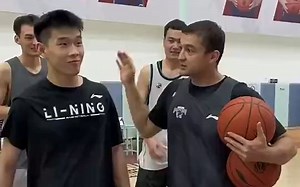 【CBA】林葳训练迟到遭西热力江处罚,队员扔进一个中圈三分罚林葳500元！