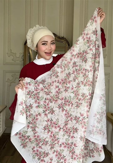 Mastering the Square Hijab Style: Tutorial and Tips