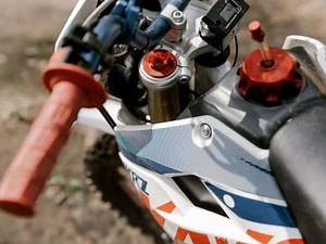 Cleaning Gas Tank of Two-Stroke Engine