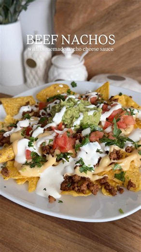 Beef Nachos with Homemade Nacho Cheese Sauce #beef #nachos #nachocheese #dinneridea #easydinners
