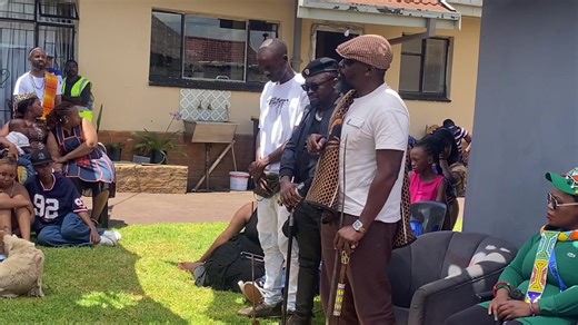 Re bokile Kgosi-Kgolo Lehasa II ka tlhompho e kholo, ka ho mo tsebisa le ho mo kopa ka boikokobetso hore a laye le ho tataisa BoNtate ba tswang Thabeng. Sena se etsetsoa ho netefatsa hore tsohle tse amanang le leeto la bona la setso li tsamaisoa ka taolo, ka hlompho le ka botshepehi ba melao le meetlo ya rona. Re ikokobelletsa boetapele ba Kgosi-Kgolo, re tshepa bohlale ba hae le tataiso ya hae, hore kopano ena e tlise kutlwano, kgotso le tshireletso ho bohle ba amehang.