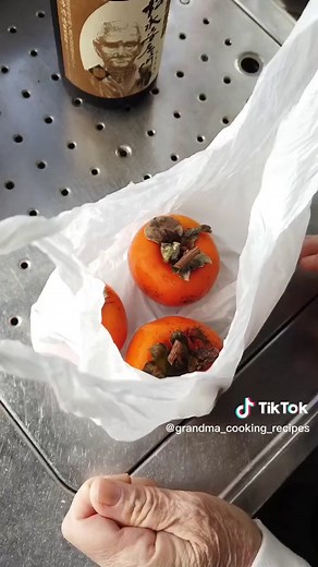 渋柿を焼酎に漬ける簡単レシピ | ばあちゃんの料理教室