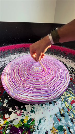 Fluid art isn’t just one technique — it’s endless possibilities. Today, I created it this way. Tomorrow, I’ll try something completely different. That’s the beauty of abstract art. There’s no right or wrong. No good or bad. It’s all energy. It’s all expression. Once you understand that, you don’t just look at abstract art… you feel it. ✨