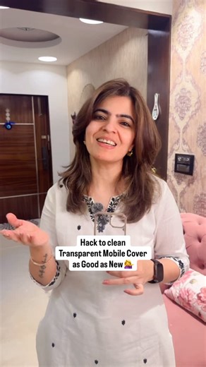 Deepti Kapoor on Instagram: "Hack to Clean Transparent Mobile Cover as Good as New 💁‍♀️ In case ur cover is too old and yellow, then use hydrogen peroxide 3% and dip cover completely in that in a zip lock bag & keep in sunlight for 2 to 3 hours. Leave the sealed bag in direct sunlight for 2-3 hours. The UV light boosts peroxide's whitening effect and removes yellowing. Try On !! . . . #makinglifeeasy #easytofollow #simpleandeasy #homehacks #easypeasy #smarthacks"