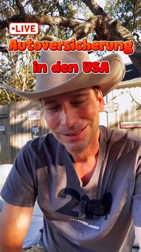 Klar brauchst du auch in den USA eine Autoversicherung. Das ist sogar gesetzlich vorgeschrieben. Aber die Haftungssumme für die Minimalversicherung reicht in der Regel bei Weitem nicht, wenn du einen Unfall baust. Hier ist eher ein Modulsystem und du musst dir die Leistungen ganz individuell zusammenbauen. Das verführt natürlich, denn man kann eine Menge durch “weglassen” sparen. Wie viel zahlst du im Monat an Autoversicherung? #carinsurance #driving #autoversicherung | Andre Achtermeier