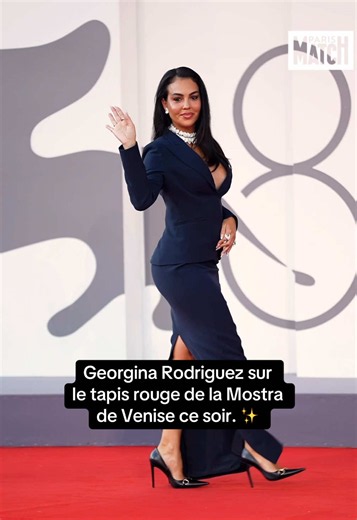 Georgina Rodriguez sur le tapis rouge de la Mostra de Venise