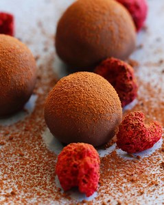Vegan Raspberry Truffles