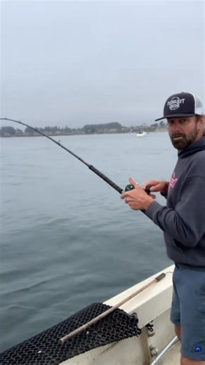 How to Catch Halibut Fish in the Ocean #commercialfishing #fishing #friendliestcatch | Friendliest Catch Skills | Facebook