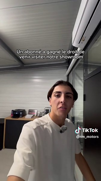 Un abonné gagne le droit de venir visiter notre showroom et de s’asseoir en Lamborghini Huracan EVO pour la première fois de sa vie. Vous cherchez/vendez un véhicule 🚗 ? Contactez nous dès maintenant 📞: 06 99 77 71 80 • #lambo #lamborghini #huracan #huracanevo #montpellier #nmmotors