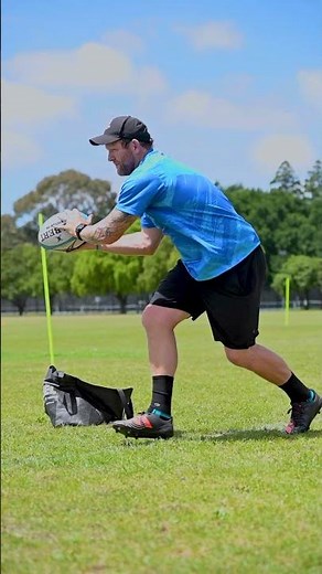 Rugby Passing Drills ‪@rugbybricks‬ How To Catch A Rugby Ball? Peter Breen