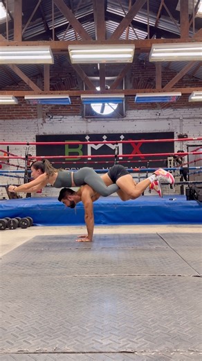 Challenge del día en pareja 😍❤️‍🔥 Si te gustan los retos este es para ti……. #reels #fitness #challenge #fit #gym #gimnasio #amor #love #parejas #couple | Chuy Almada