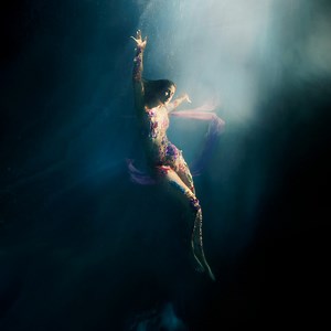 Ellie Goulding Announces New Album, ‘Higher Than Heaven’; Shares ‘Let It Die’