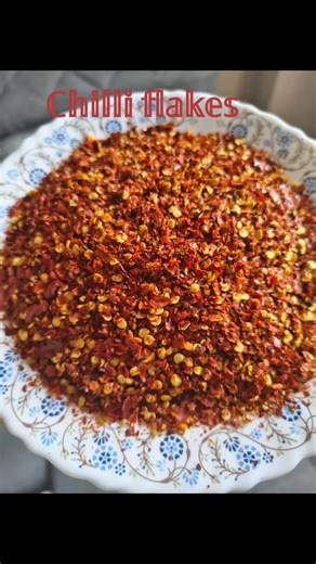 Nilu kitchen on Instagram: "Chilli flakes #shortsviral"
