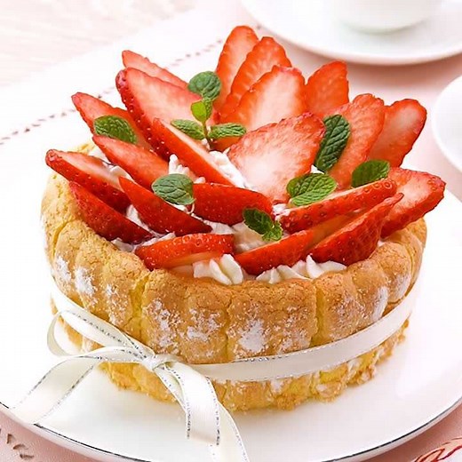 お祝いにもおすすめ♪ いちごのシャルロットケーキのレシピ動画・作り方 | デリッシュキッチン