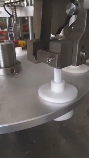 Automatic tube filling& sealing machine