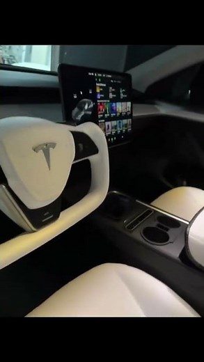 Tesla White Leather Yoke Steering Wheel – Model 3 / Y / X / S Compatible