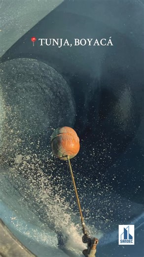 SANDEC💙 on Instagram: "¿Sabías que un tanque sucio puede contaminar el agua que usas a diario? En SANDEC💙 te brindamos limpieza, seguridad y confianza. 📞Contáctanos: 3137184550- 3118913247 📍Tunja, Boyacá, y municipios aledaños #lavadodetanques #agua #SANDEC #limpieza # Tunja"