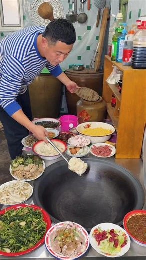 វីដេអូ​របស់ RoYal (@royal_tiktok) ជាមួយ original sound - RoYal