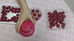 Cherry Pitter - Olive and Cherry Pitters Corer Tool with 7 Individual Holes, Remove 7 Stones One Time,Multi-Function Cherries Stoner Seed Remover Tool for Making Cherry Jam (Red) (WhiteRed)