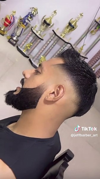 Utilizando el pigmento ilution Black Magic en el arte del cabello