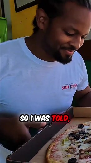 Someone's putting chili flakes AND garlic powder on their pizza, and we have *thoughts*! 🌶️🧄 This Puerto Rican pizza experiment is wild—the Italians might need a moment after seeing these toppings. You have to see the reactions to this flavor combination! Is this genius or sacrilege? Drop your verdict below! 👇 #PuertoRicanFood #PizzaToppings #FoodReview #WeirdFood #PizzaLover