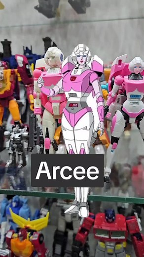 Arcee Transformers Collectible Toy | Takara Hasbro Figuras