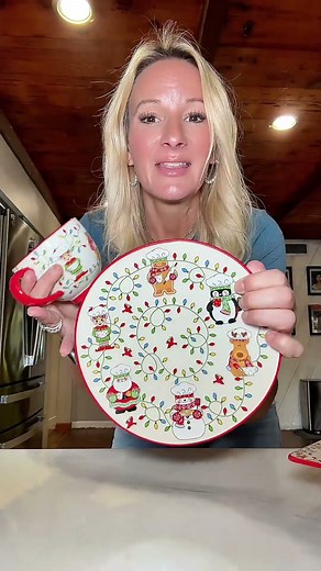 Temptations bakeware is gorgeous! #temptations #temptationsbakeware #santascookies #christmascookies