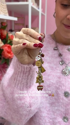 If you’re in London with your bestie, you have to try this 🇬🇧💗 Create your own bag charms together - choose your favourite charms and make matching designs 🥰 #lynalondon #nottinghill #charmbar #thingstodoinlondon #bagcharm | LYNA London