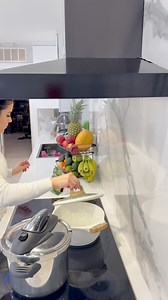 Comenzando el año como más nos gusta: en casa, con comida hecha con amor 🥘✨ Estos coditos con lomo de res quedaron súper suaves y llenos de sabor, de esas recetas sencillas que reúnen y reconfortan. Porque no hay mejor forma de empezar que compartiendo lo bueno 🤍 #comidacasera #food #foodlover | Claudia yero