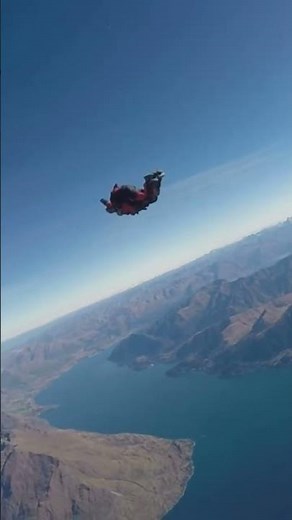 Skydiving in Queenstown, New Zealand with NZONE, overseeing Lake Wakatipu. (Video taken on Apr 2017)