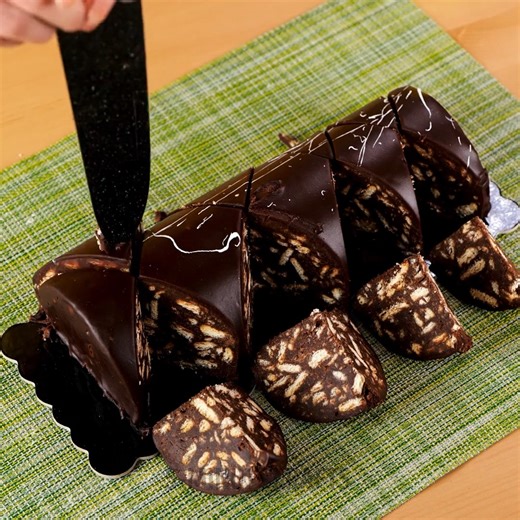 1.5M views · 3.9K reactions | How to cut a cake and get more portions | 3-Minute Hacks | Facebook