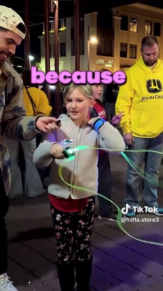 One toy = done with Christmas shopping 😂🎁 The perfect Christmas gift for all ages, especially kids 🎄